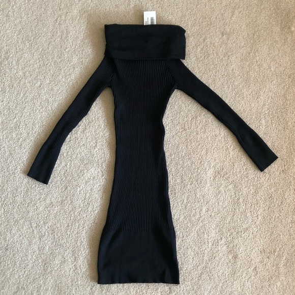 SHOWPO dress in black. Size US 2 (XSmall). - Picture 3 of 6